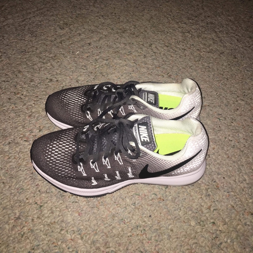 Nike Pegasus Tennis shoes.